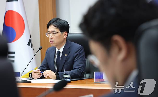 김민재 행정안전부 장관 직무대행이 27일 서울 종로구 정부서울청사에서 열린 제4회 중앙지방정책협의회에서 모두발언을 하고 있다. 2025.6.27/뉴스1 ⓒ News1 임세영 기자