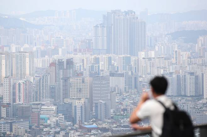 남산에서 내려다 본 서울 시내 모습. 편리함을 좇는 현대인들은 '불편함의 가치'를 외면하고 있다.