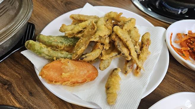 20250704_131012.jpg 점심 안산에서 미꾸라지 매운탕과 튀김