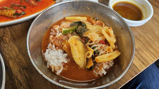 20250704_132136.jpg 점심 안산에서 미꾸라지 매운탕과 튀김