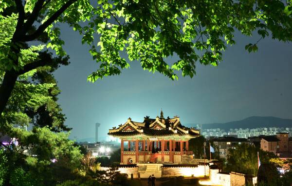 의궤에 ‘초’란 명칭은 있는데 설명이 없다. 이강웅 고건축전문가