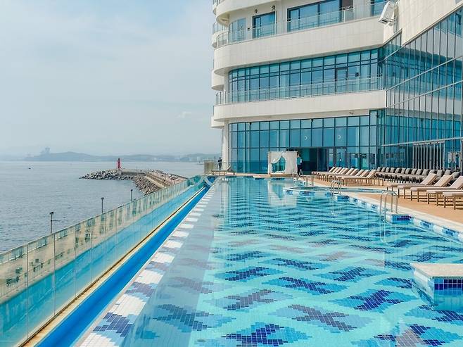 호텔 인피니티풀 / 사진=권효정 여행+ 기자