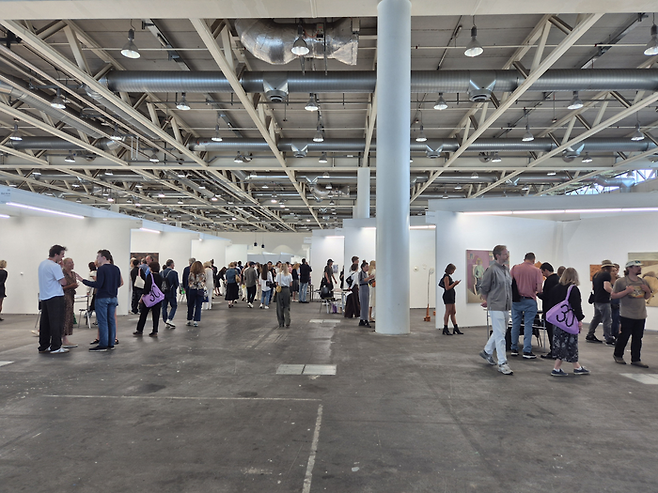 리스테 아트페어 전시 전경. ©김슬기