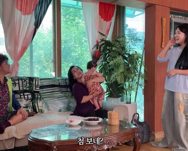 이명화와 랄랄이 처음 마주해 웃음을 자아냈다. / 유튜브 '랄랄' 캡처