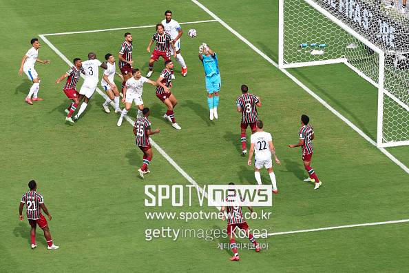 ▲ 브라질 플루미넨시는 5일(한국시간) 미국 플로리다주 올랜도의 캠핑 월드 스타디움에서 열린 2025 국제축구연맹(FIFA) 클럽월드컵 8강에서 알힐랄(사우디아라비아)에 2-1로 승리했다.