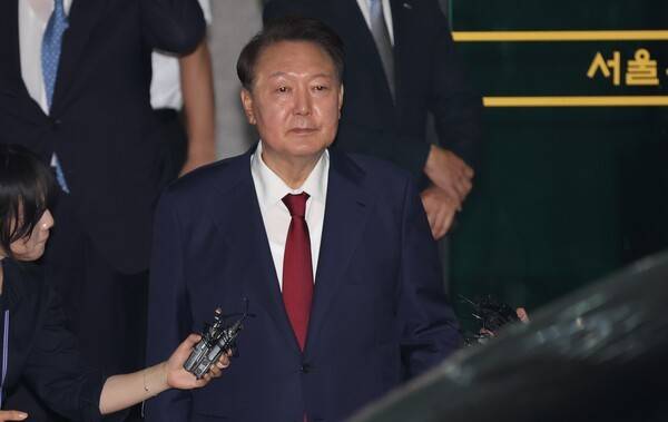 2025년 6월 29일 피의자 신분으로 내란 특검 조사를 받은 윤석열 전 대통령이 서초구 서울고검 청사를 나서고 있다. 사진=연합뉴스