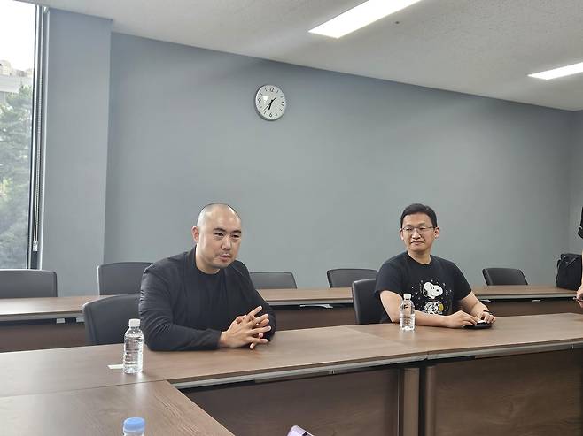 기자들과 인터뷰하는 김정균 보령 대표(왼쪽)와 정우성 창의재단 이사장 [촬영 조승한]