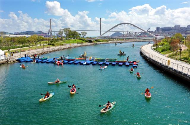 지난해 9월 부산 북항친수공원에서 열린 ‘2024 지역문화박람회 in 부산’ 행사. 부산일보DB