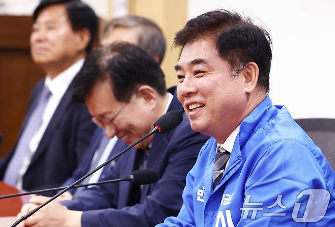 김병욱 더불어민주당 금융자본시장위원장이 16일 서울 여의도 국회 의원회관에서 열린 금융자본시장위원회 발대식에서 개회사를 하고 있다. 2025.5.16/뉴스1 ⓒ News1 김민지 기자