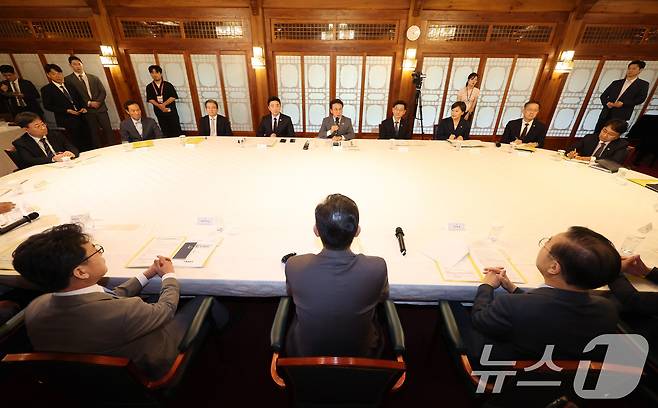 김민석 국무총리가 6일 오후 서울 종로구 삼청동 국무총리 공관에서 열린 이재명 정부 첫 고위당정협의회에서 발언하고 있다. (공동취재) 2025.7.6/뉴스1 ⓒ News1 김성진 기자