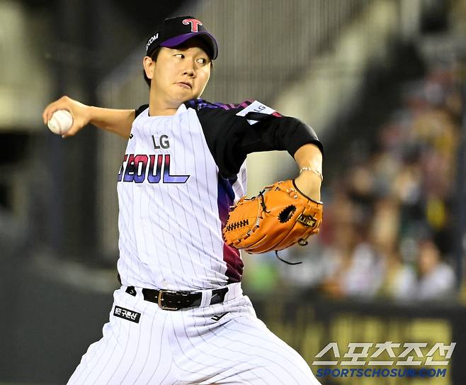 27일 잠실야구장에서 열린 KIA와 LG의 경기, LG 유영찬이 역투하고 있다. 잠실=허상욱 기자wook@sportschosun.com/2025.06.27/