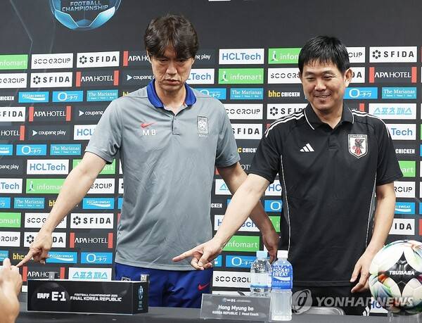 홍명보 한국 축구대표팀 감독(왼쪽)과 모리야스 하지메 일본 축구대표팀 감독. ⓒ연합뉴스