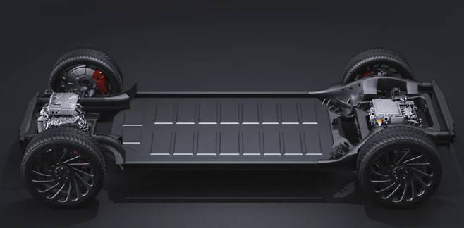 화웨이가 한번 충전으로 1864마일(2999km)를 주행할 수 있는 고체 배터리 기술을 발표했다.