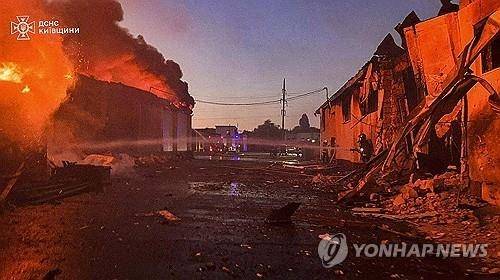 러시아의 드론 공습을 받은 우크라이나 키이우 지역. 스테이트 이머전시 서비스 제공. EPA=연합뉴스