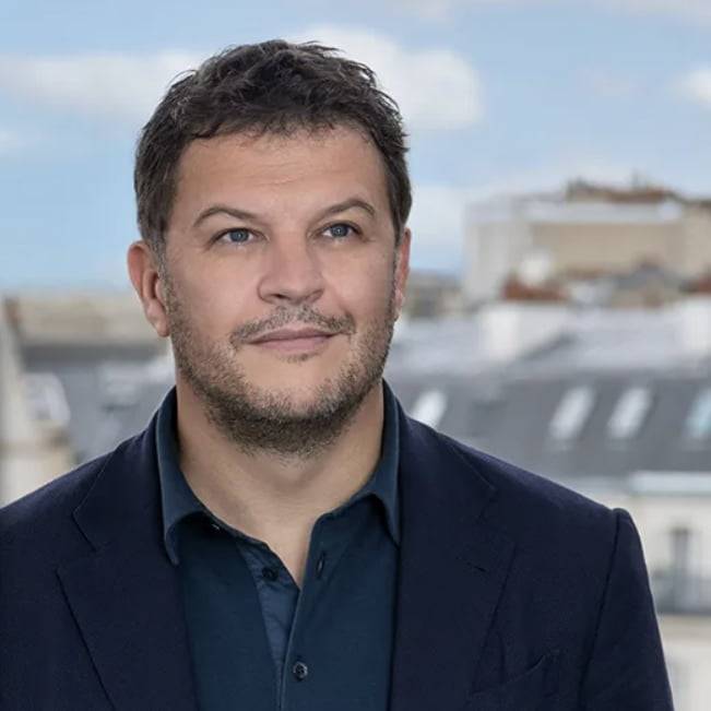 프랑스 소설가 기욤 뮈소. (사진 출처: 공식 홈페이지)