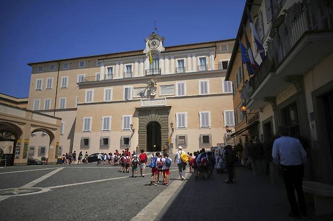 이탈리아 카스텔 간돌포에 있는 교황 궁전. 이곳은 역대 교황들의 여름 별장으로 사용돼왔다. AP연합뉴스