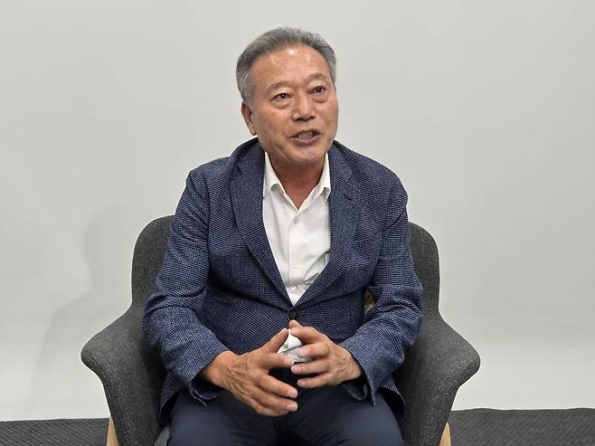 황병구 미주한인상공회의소총연합회 총회장이 최근 서울 여의도 국민일보 스튜디오에서 세계한인비즈니스대회 취지를 설명하고 있다.