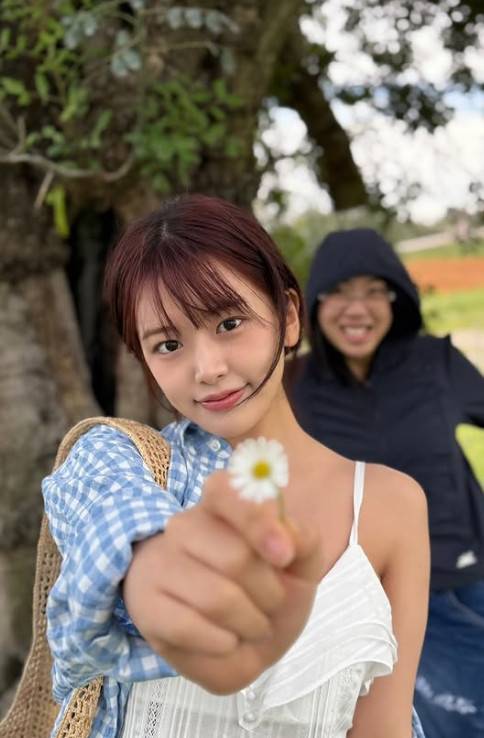 사진=안유진 공식 계정