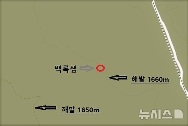 [제주=뉴시스] 임재영 기자 = 국토지리정보원 국토정보맵에서 한라산 등고선이 표시된 지도에 백록샘 위치와 해발고도를 표기했다. 2025.07.06. ijy788@newsis.com