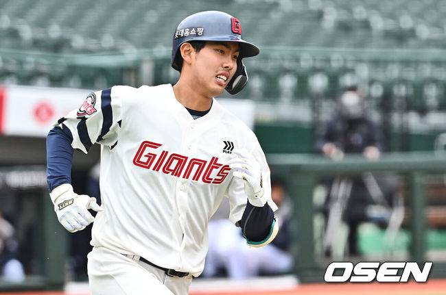 [OSEN=부산, 이석우 기자] 롯데 자이언츠 정대선 017 2024.03.11 / foto0307@osen.co.kr