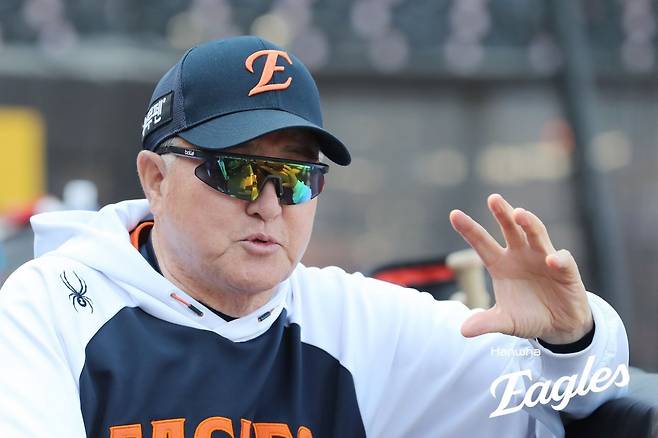 김경문 감독은 한화가 33년 만에 전반기 1위로 시즌을 끝내는 데 큰 힘을 보탰다. 사진제공｜한화 이글스