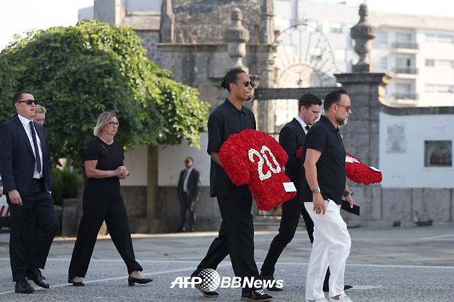 6일 포르투갈 곤두마르 교회에서 거행된 디오구 조타 장례식 모습./AFPBBNews=뉴스1