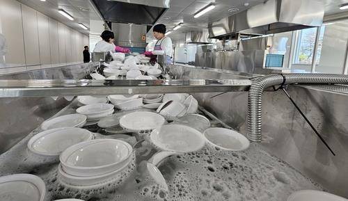 청주 다회용기 공공세척센터 [연합뉴스 자료사진]