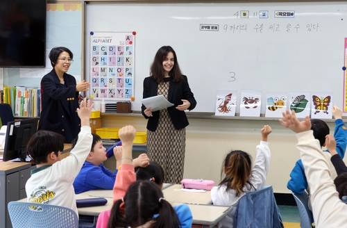 영어로 진행되는 제주남초 1학년 수업 [촬영 전지혜]