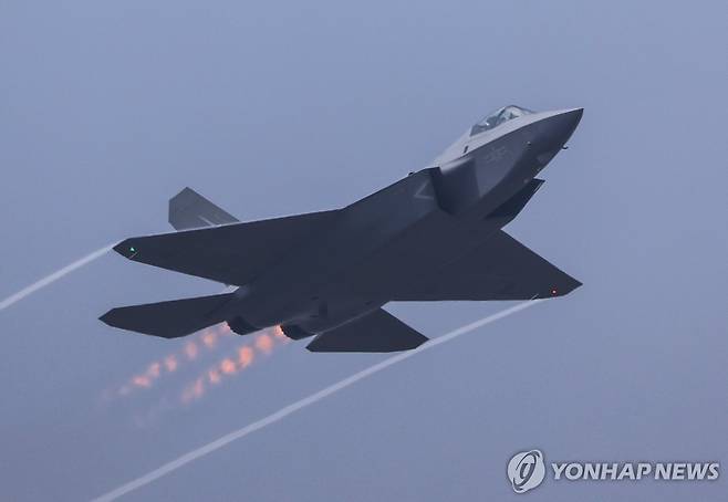 중국군 J-35 스텔스 전투기 [신화 연합뉴스 자료사진. 재판매 및 DB 금지]