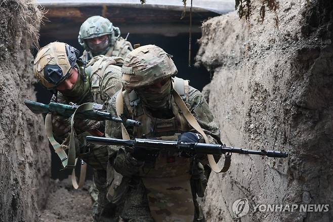 훈련중인 러시아 군인들 [타스 연합뉴스 자료사진 재판매 및 DB 금지]