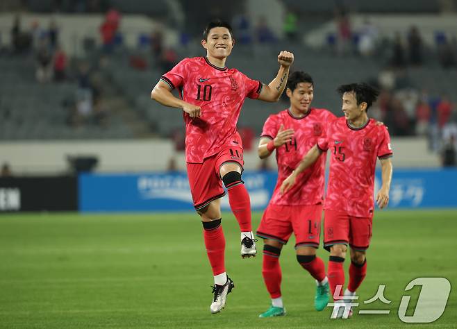 이동경이 7일 오후 경기 용인시 처인구 용인미르스타디움에서 열린 2025 동아시아축구연맹(EAFF) E-1 챔피언십 남자부 대한민국과 중국의 경기에서 선제골을 넣고 기뻐하고 있다. 2025.7.7/뉴스1 ⓒ News1 김영운 기자
