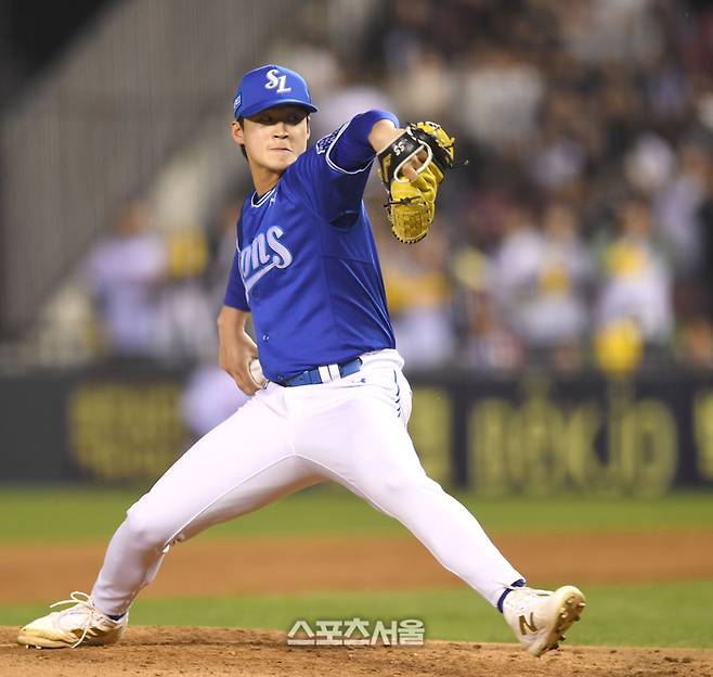 삼성 투수 이호성이 잠실구장에서 열린 2025 KBO리그 LG와 경기에서 역투하고 있다. 잠실 | 최승섭기자 thunder@sportsseoul.com
