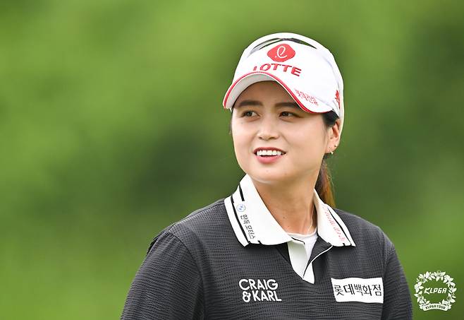 미소 짓는 최혜진. 사진 | KLPGA