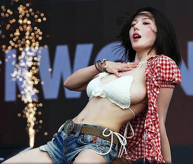 권은비. 사진 | 권은비 SNS, 영상 캡처