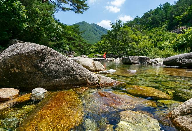 ◇갈론구곡은 아홉 곳의 명소가 있다고 해서 붙여진 이름이다. 계곡을 따라 걷다보면 비경이 펼쳐진다. 사진제공=지엔씨21