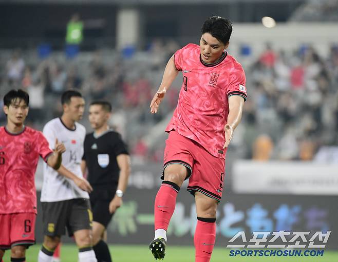 7일 축구대표팀이 용인미르스타디움에서 동아시안컵 중국과 첫 경기를 펼쳤다. 전반 2-0 추가골을 성공시킨 주민규. 용인=송정헌 기자songs@sportschosun.com/2025.07.07/