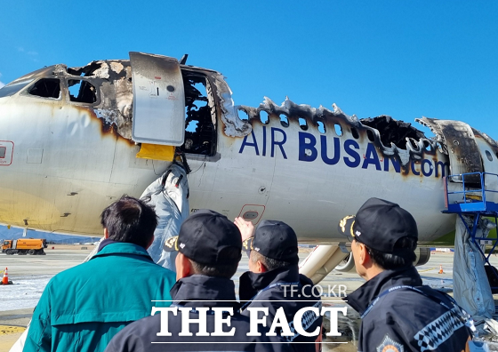 항공 사고는 한 번 발생하면 이로 인한 인적·물적 피해 규모가 크다. 사진은 박형준 부산시장이 부산 김해공항 에어부산 항공기 화재 사고 수습을 위해 김해공항 사고 현장에 방문한 모습. /부산시.