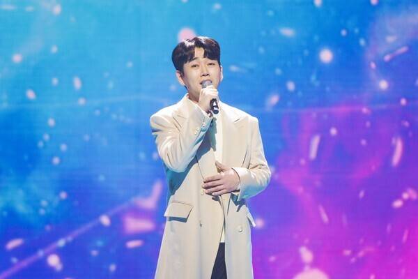 ‘학폭 퇴출’ 황영웅, 팬덤 업고 역전의 아이콘 (사진: '불타는 트롯맨')