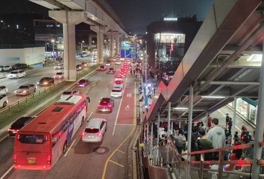 1268232_582891_382.jpg 동아시안컵 진행 중인 용인 미르스타디움 인프라 문제점