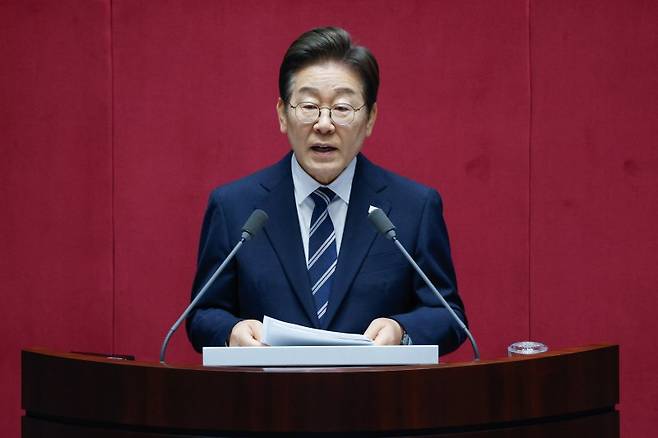 이재명 대통령이 지난달 26일 오전 서울 여의도 국회에서 열린 제426회국회(임시회) 제2차 본회의에서 2025년도 제2회 추가경정예산안에 대한 정부의 시정연설을 하고 있다. 사진=뉴스1
