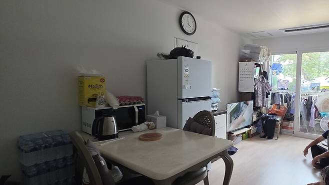 경북 안동시 일직면 망호리 권정생어린이문학관 마당에 차려진 산불 이재민 임시 모듈러주택 모습. 김규현 기자