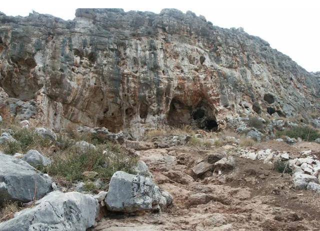 미슬리야 동굴 전경