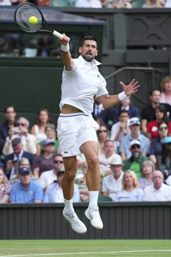 노바크 조코비치가 윔블던 100승을 달성했다. 페더러에 이어 두 번째다. [AP=연합뉴스]