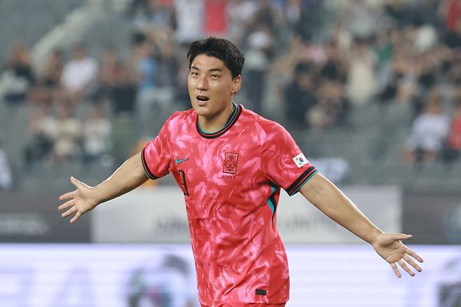 7일 경기도 용인미르스타디움에서 열린 2025년 동아시아축구연맹(EAFF) E-1 챔피언십(동아시안컵) 남자부 한국과 중국의 경기.   한국 주민규가 팀 두번째 골을 넣고 세리머니하고 있다. [연힙뉴스]