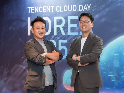 너키 팡 텐센트 클라우드 인터내셔널 제너럴 매니저(왼쪽)와 허정필 텐센트 클라우드 코리아 컨트리 매니저.
 텐센트 클라우드