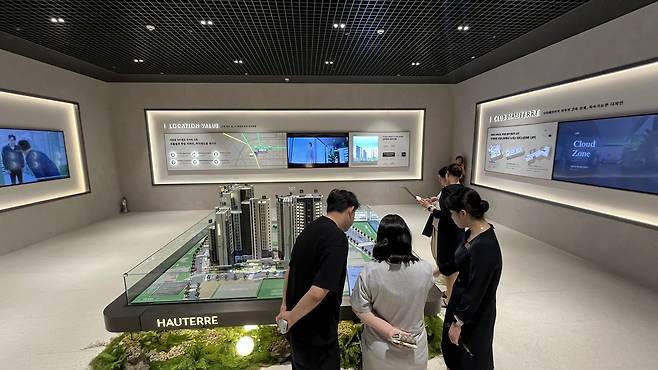 4일 ‘오티에르 포레’ 견본주택의 모습. 윤성현 기자