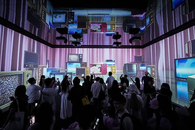 'K-드라마, 러브 챕터' 중 드라마 촬영지 소재 미디어 아트 *재판매 및 DB 금지