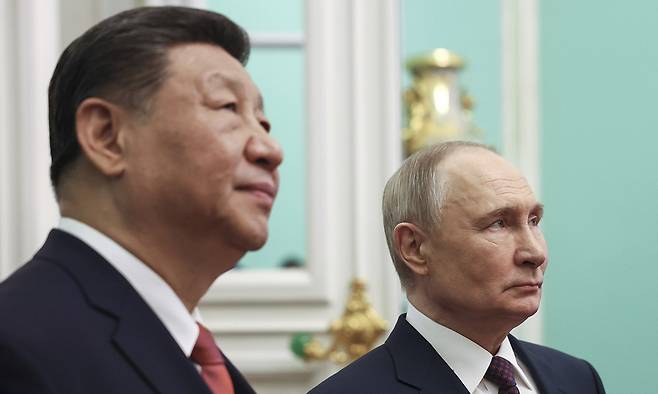 시진핑 중국 국가주석(왼쪽),&nbsp;블라디미르 푸틴 러시아 대통령. AP연합뉴스