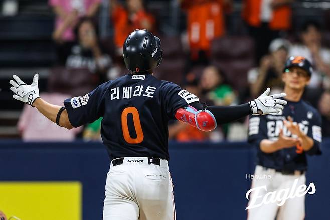 한화 리베라토(0번)는 화끈한 공격력을 앞세워 타선에 활력을 불어넣고 있다. 특히 득점권에서 결과를 만들며 상승세에 큰 힘이 됐다. 사진제공｜한화 이글스