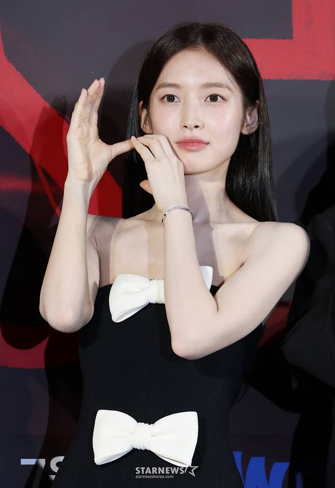 배우 아린이 7일 오후 서울 CGV용산아이파크몰에서 진행된 웨이브 오리지널 시리즈 'S라인' 제작발표회에 참석해 포즈를 취하고 있다. /2025.07.07 /사진=이동훈 photoguy@